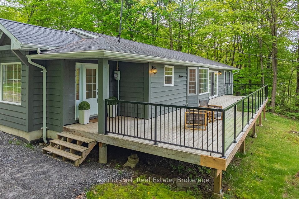 16 Clifford St Street, Seguin, ON P0C 1J0