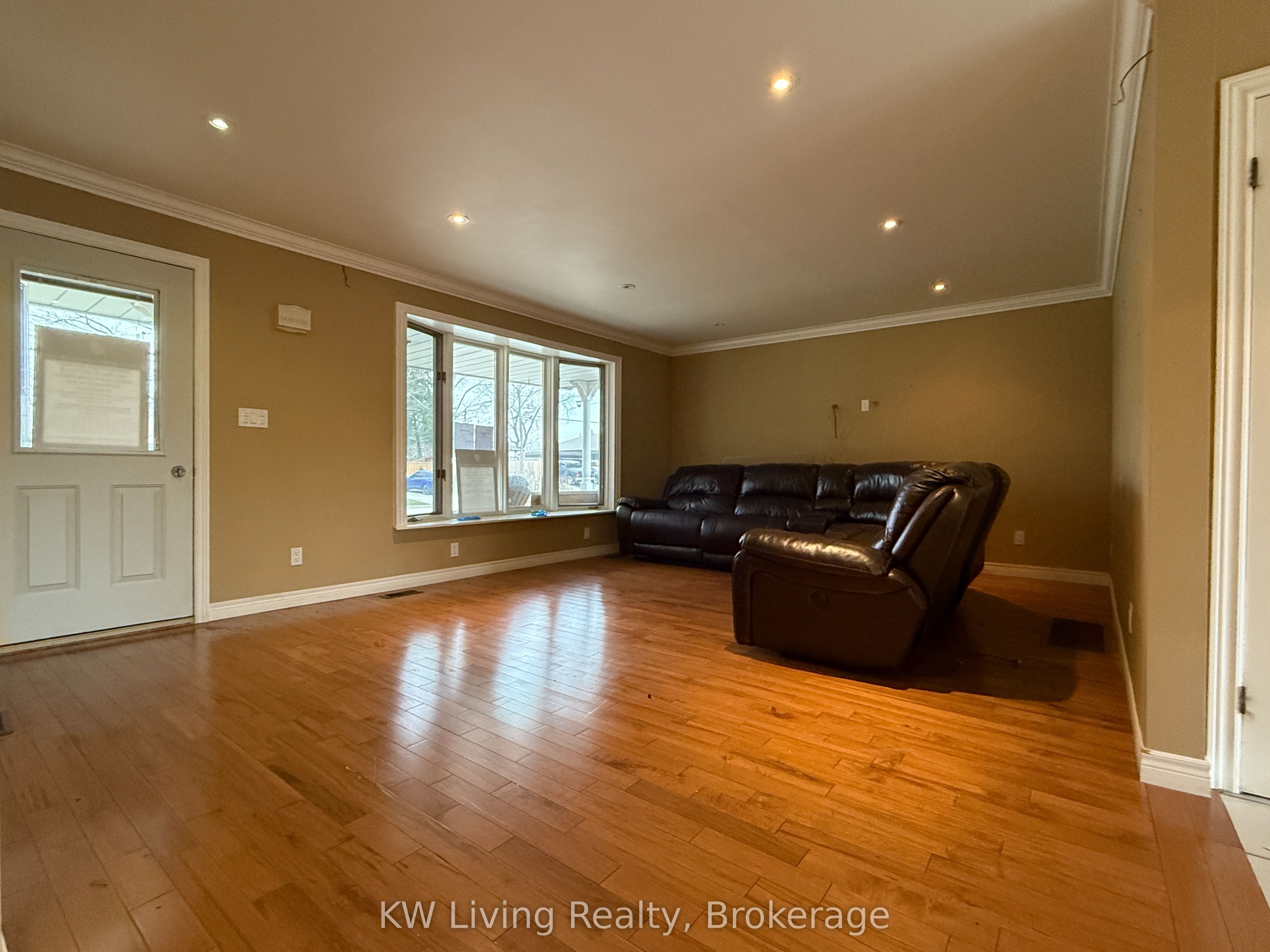 254 Edgewood Drive, Woodstock, ON N4S 7P5