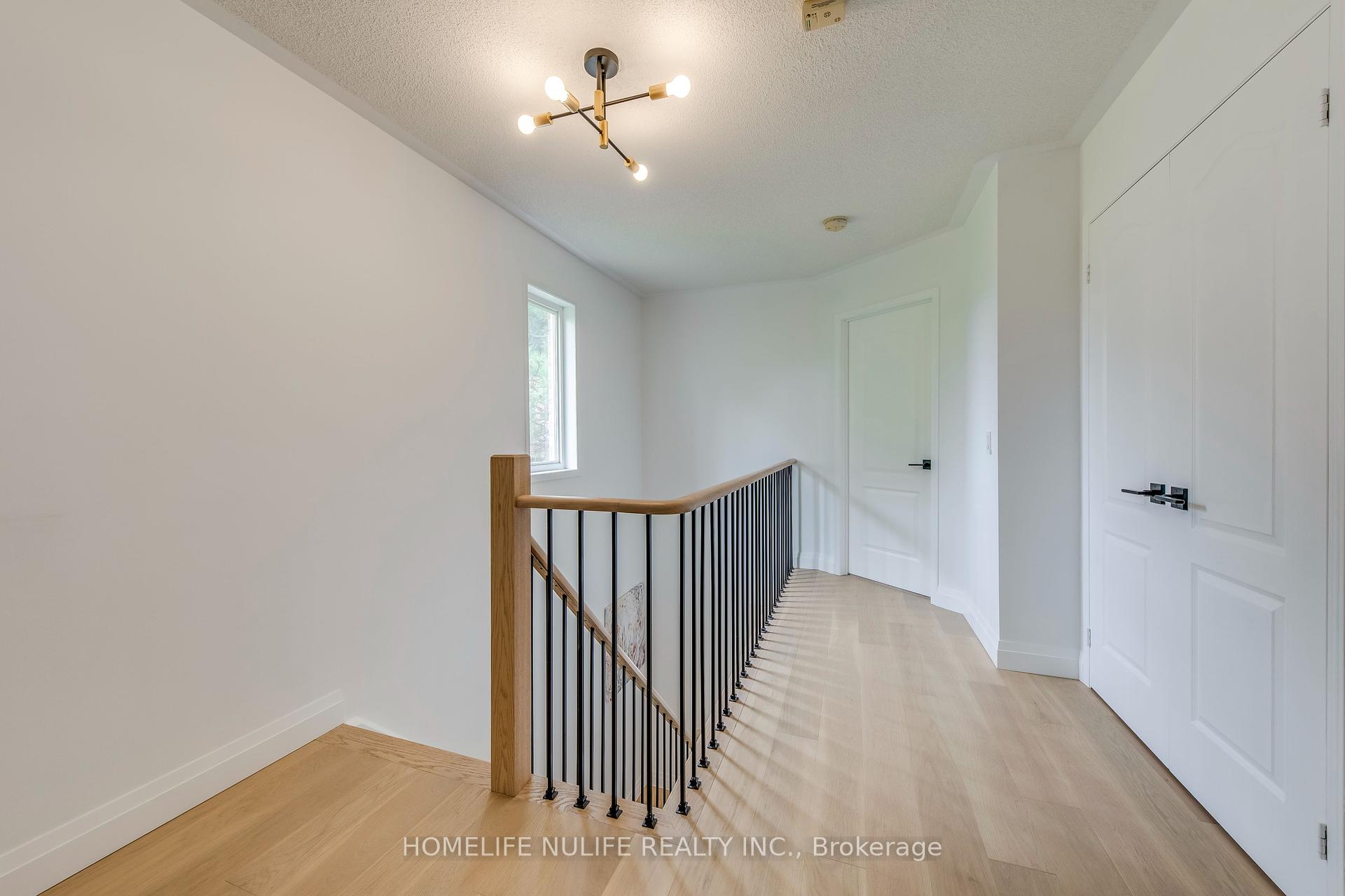 3 Bedrooms Condo at 7284 Bellshire, Mississauga For sale