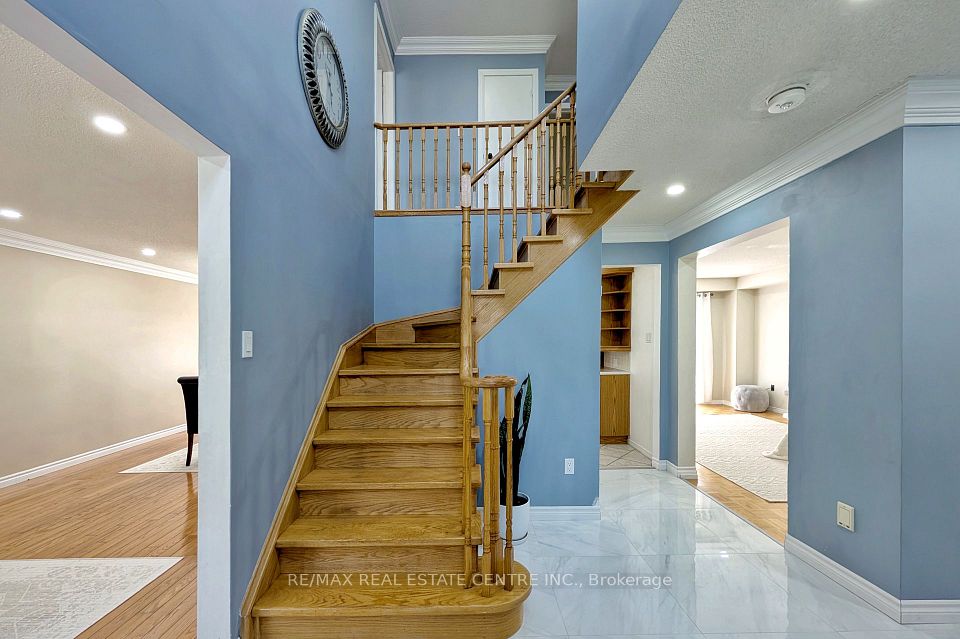 105 Rollo Drive, Ajax, ON L1S 7B8