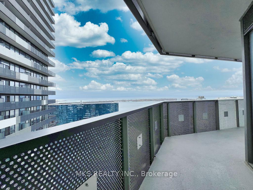 2 Bedrooms Condo at 55 Cooper,  Toronto For sale