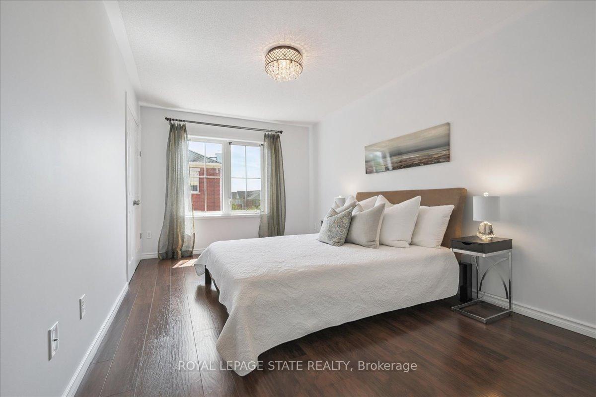 2 Bedrooms Condo at 2450 Post, Oakville For sale