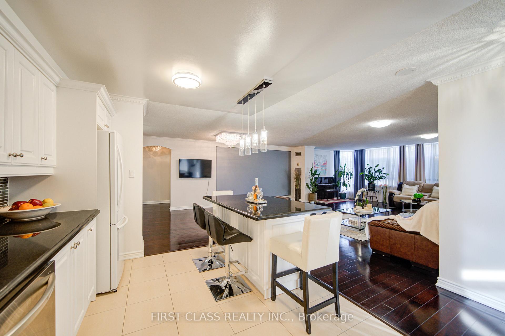 3 Bedrooms Condo at 25 Bamburgh, Toronto For sale