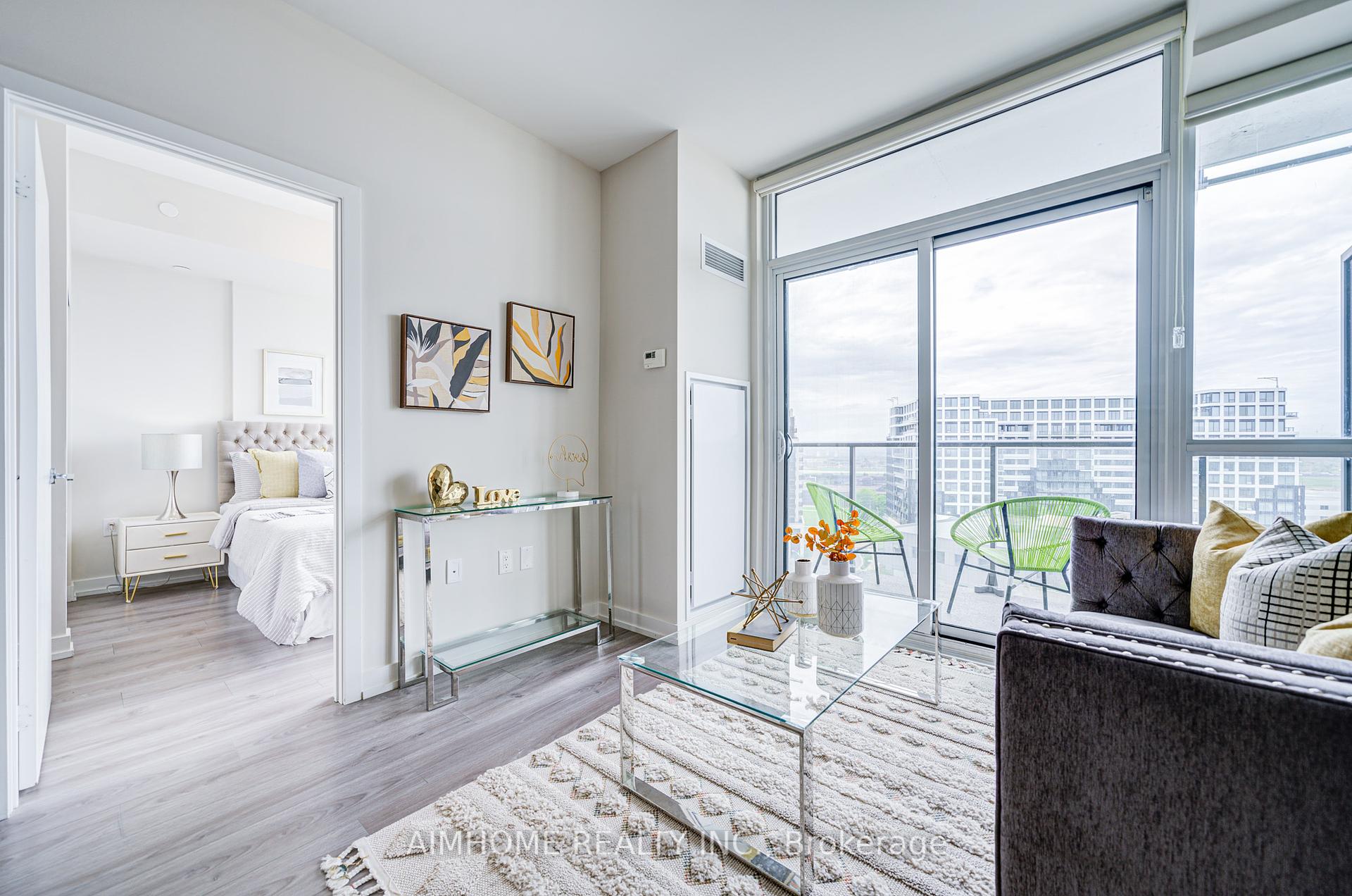 2 Bedrooms Condo at 10 De Boers, Toronto For sale