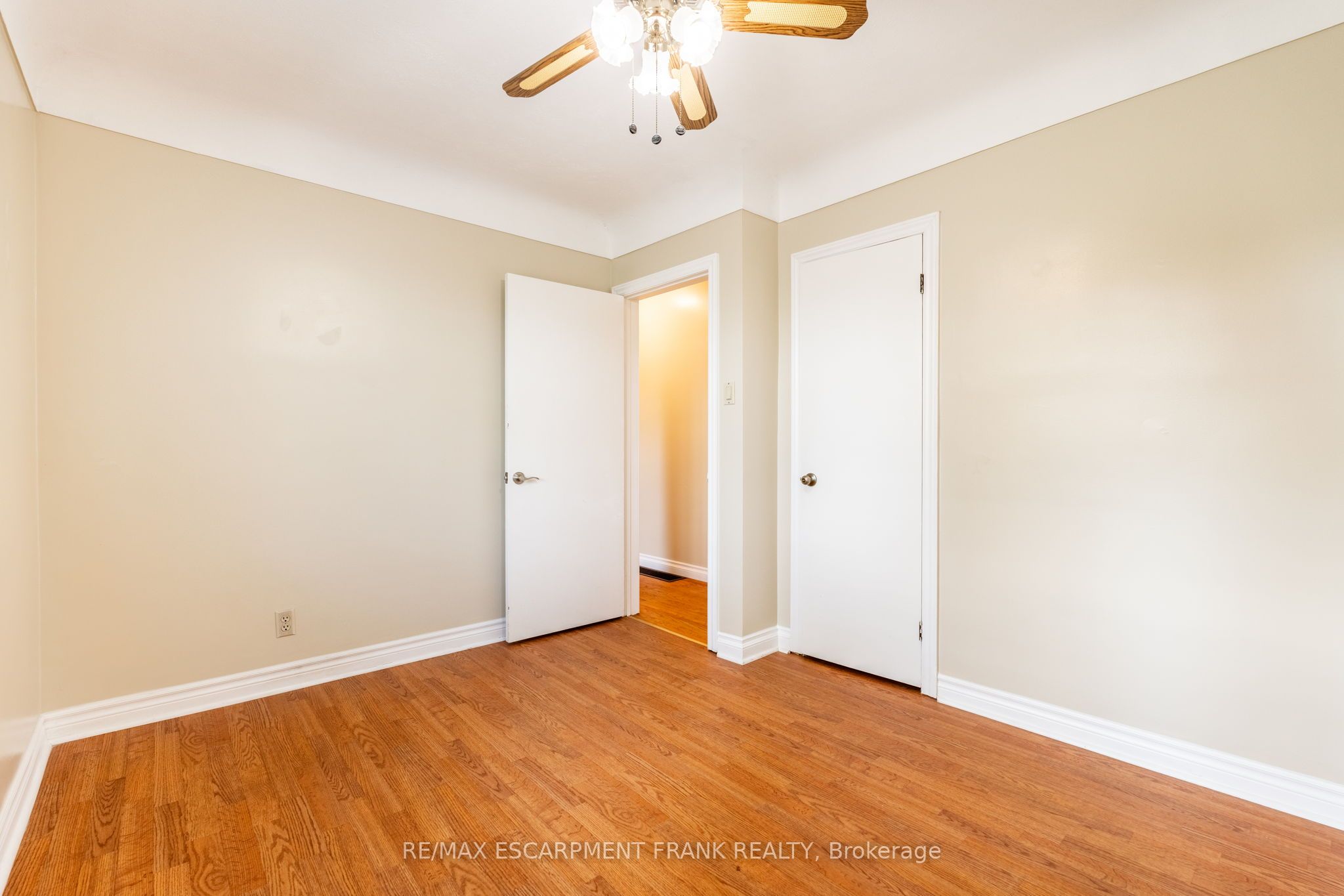 699 RYMAL Road W, Hamilton Gurnett