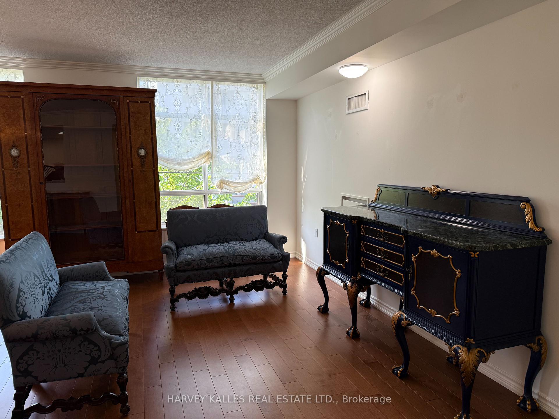 1 Glen Park Avenue 203