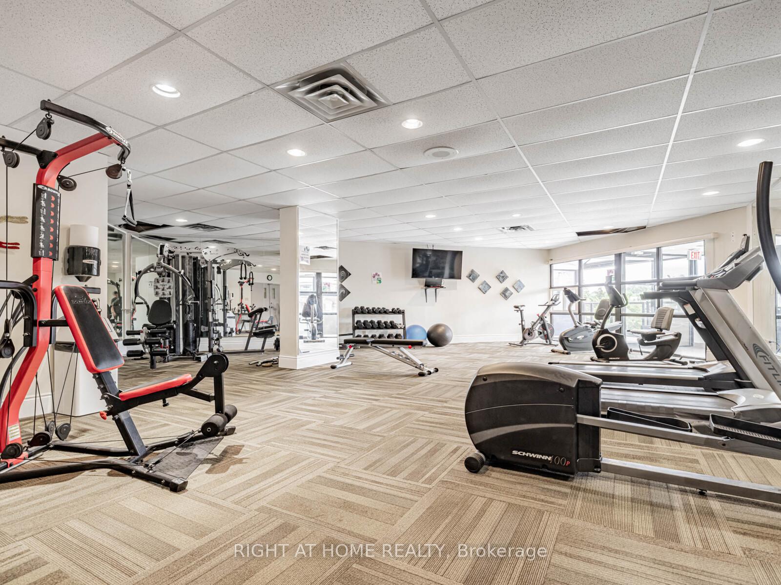 2 Bedrooms Condo at 100 Arbors, Vaughan For sale