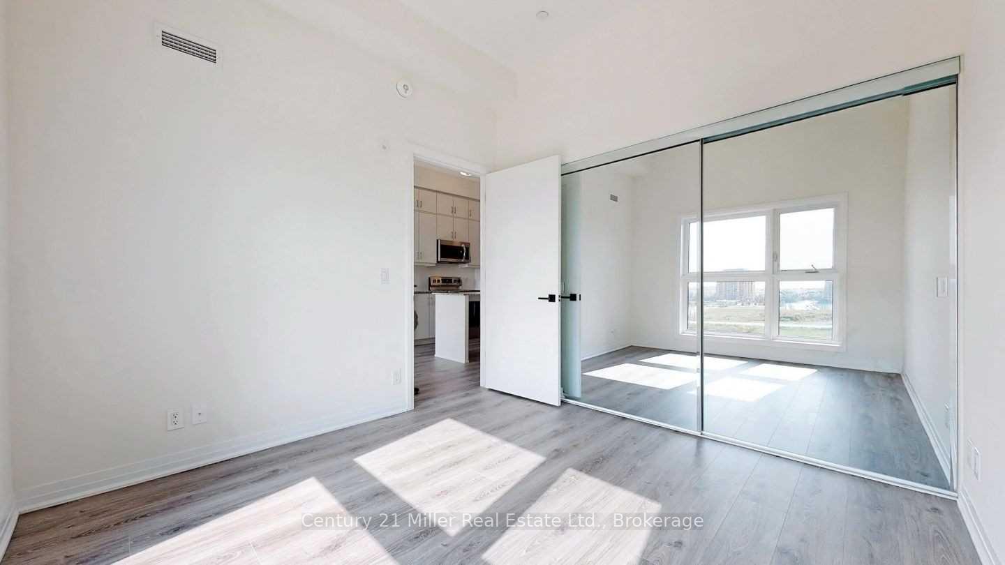 2 Bedrooms Condo at 128 Grovewood, Oakville For sale