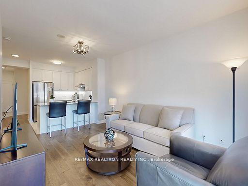 2 Bedrooms Condo at 225 Webb, Mississauga For sale