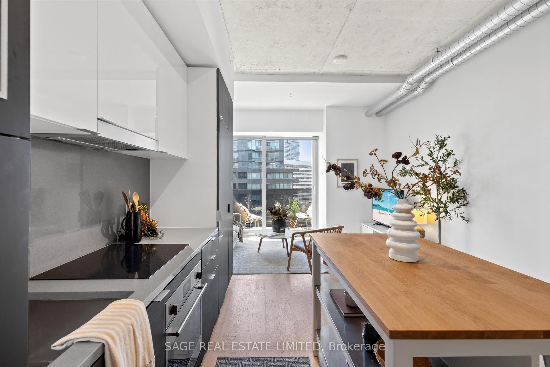 1 Bedroom Condo at 170 Bayview, Toronto For sale