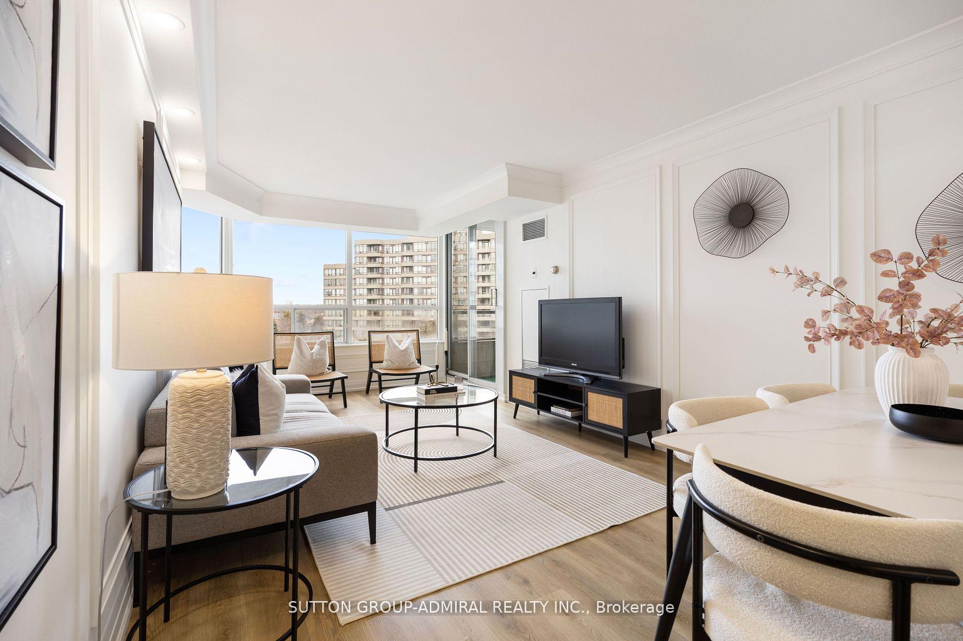 2 Bedrooms Condo at 11 Townsgate,  Vaughan For sale