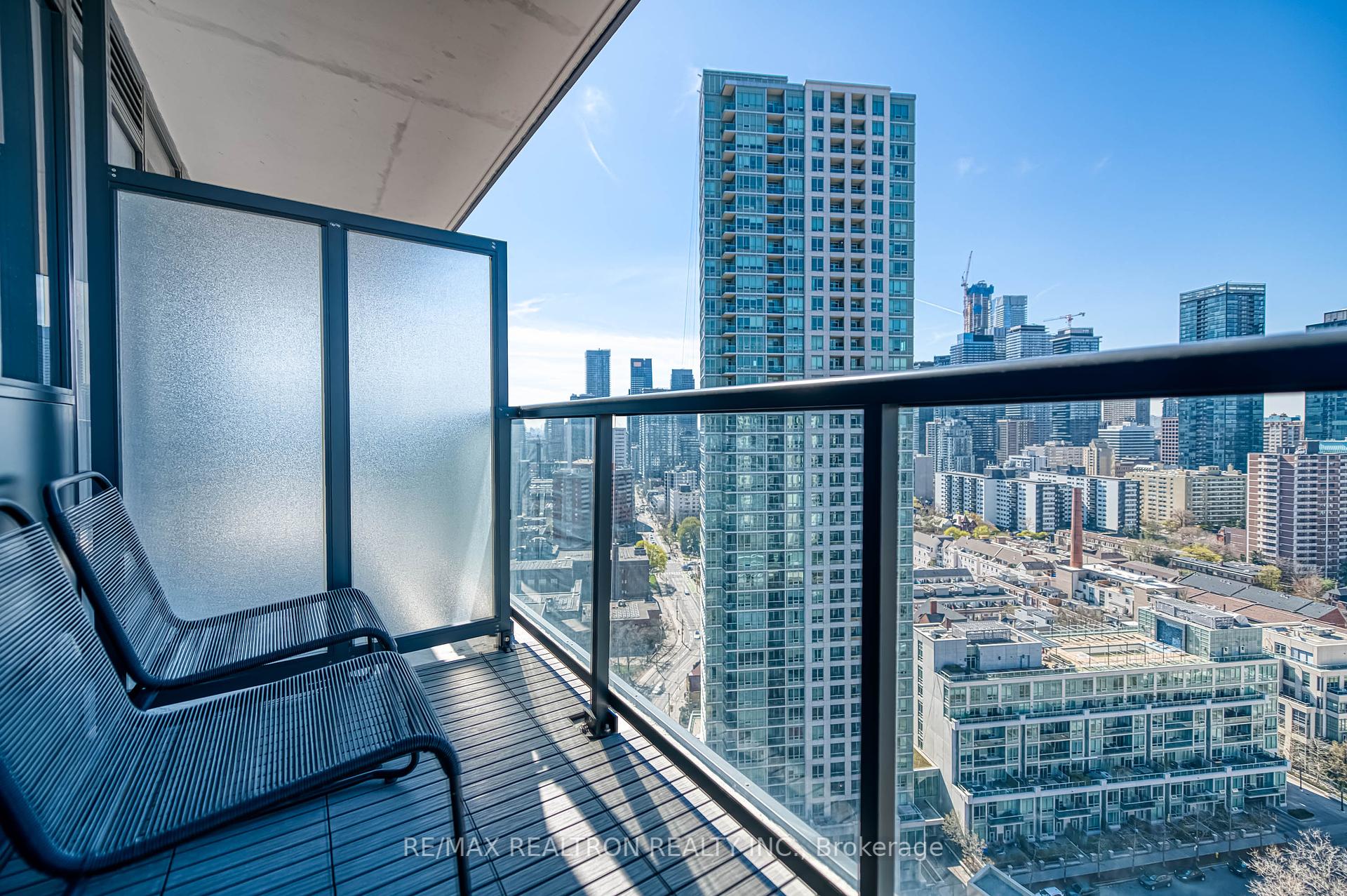 1 Bedroom Condo at 159 Wellesley,  Toronto For sale