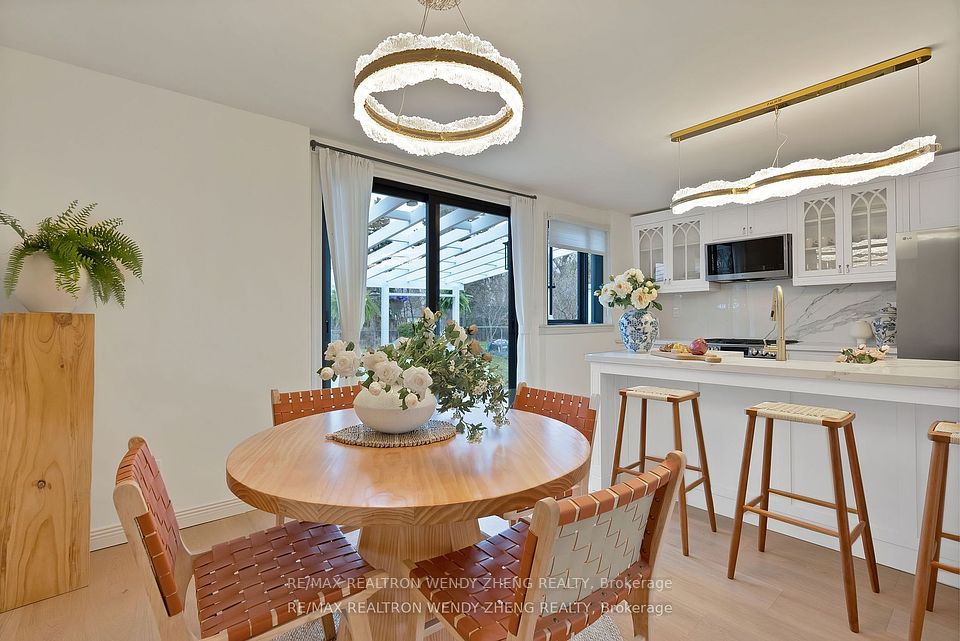 4 Zambri Walk, Toronto, ON M1P 1H8