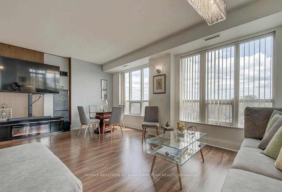 2 Bedrooms Condo at 100 Harrison Garden,  Toronto For sale