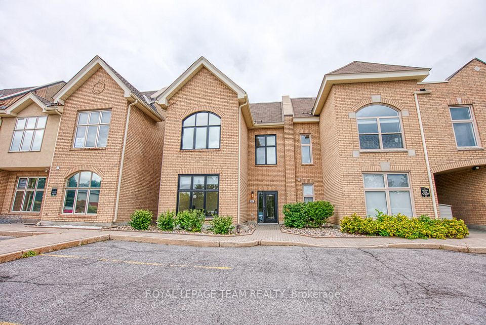 84 Centrepointe
