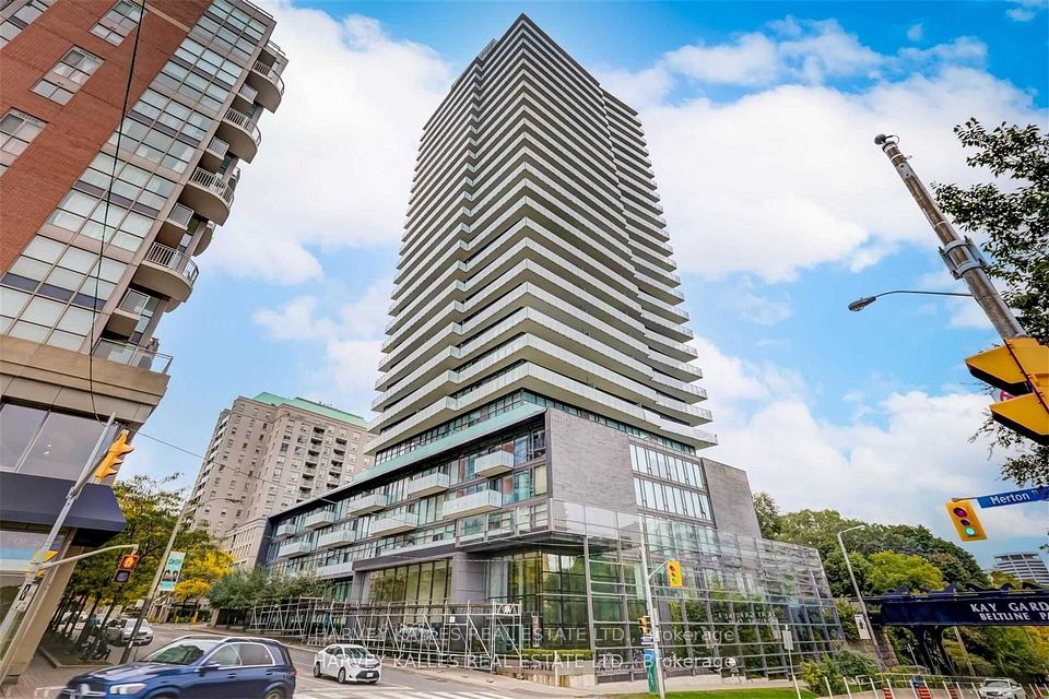 1815 Yonge
