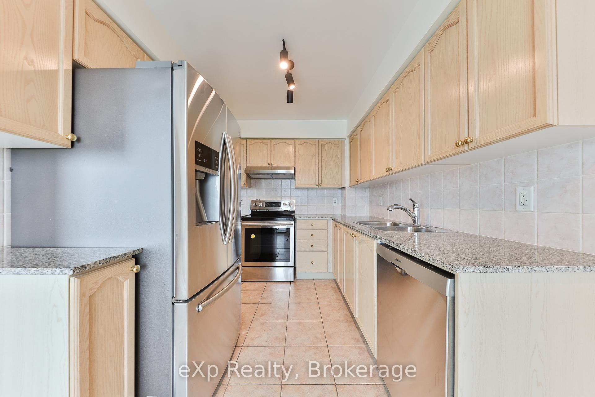 3 Bedrooms Condo at 83 Borough, Toronto For sale