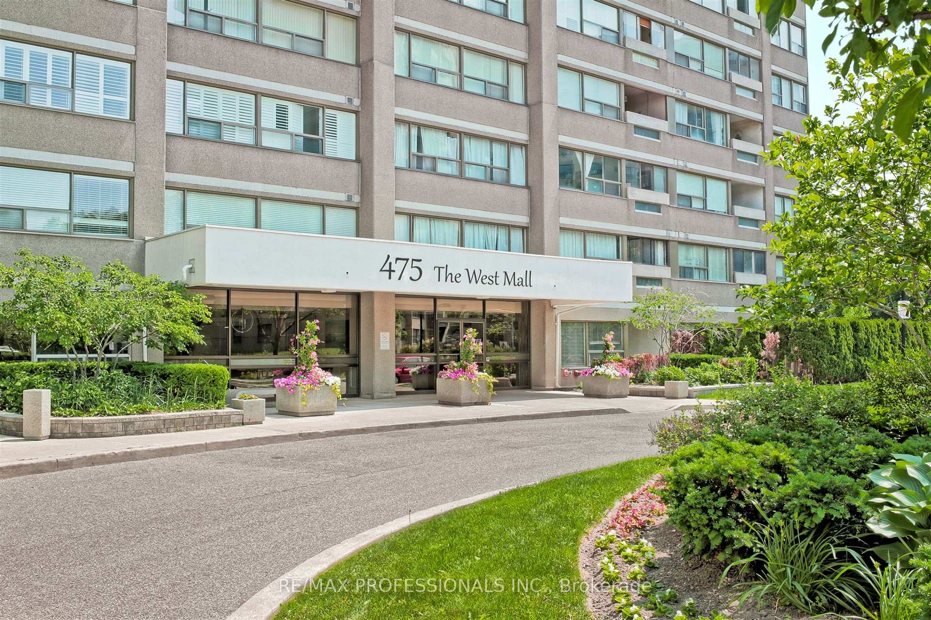 3 Bedrooms Condo at 475 The West Mall, Toronto For sale