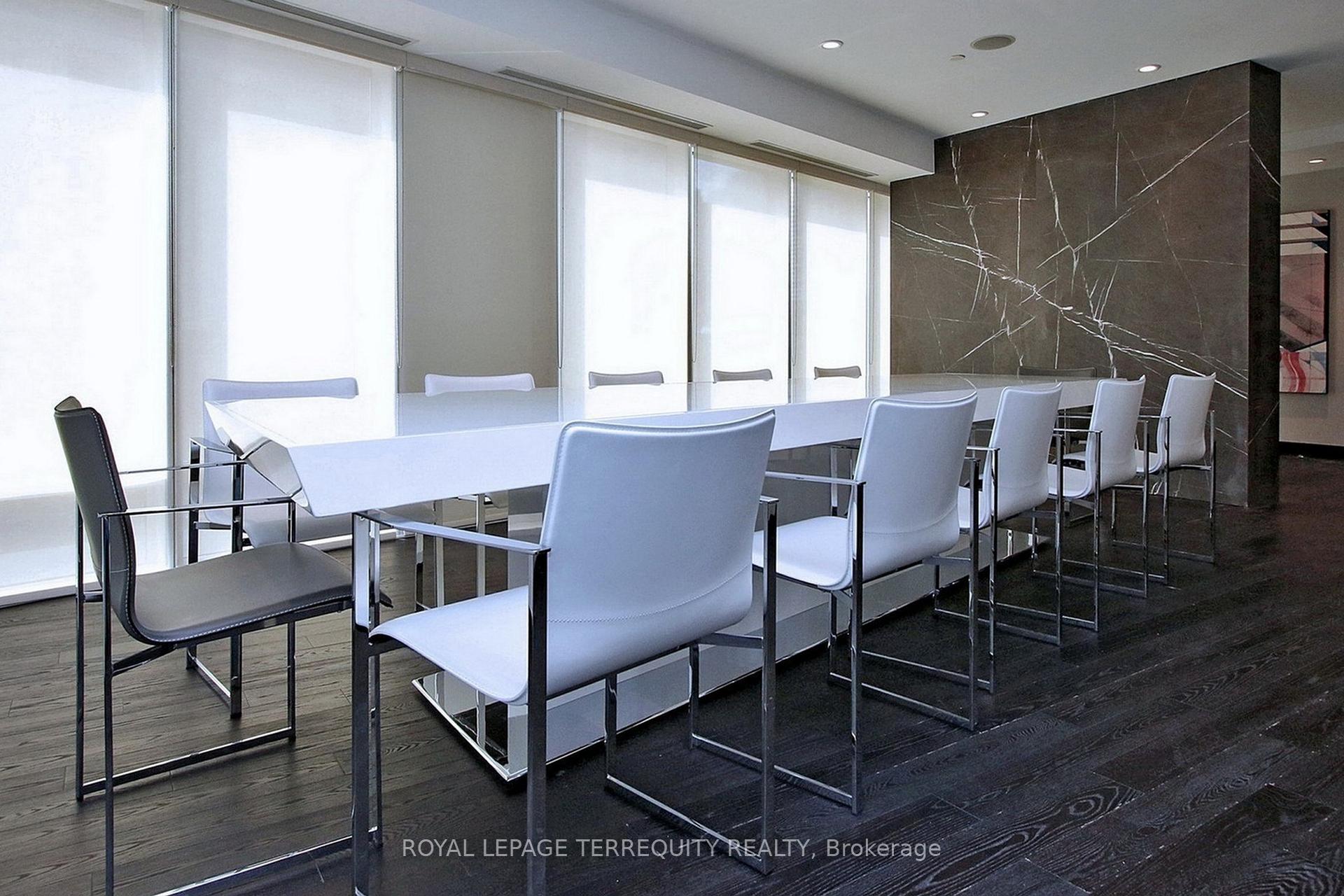 2 Bedrooms Condo at 8 The Esplanade, Toronto For sale