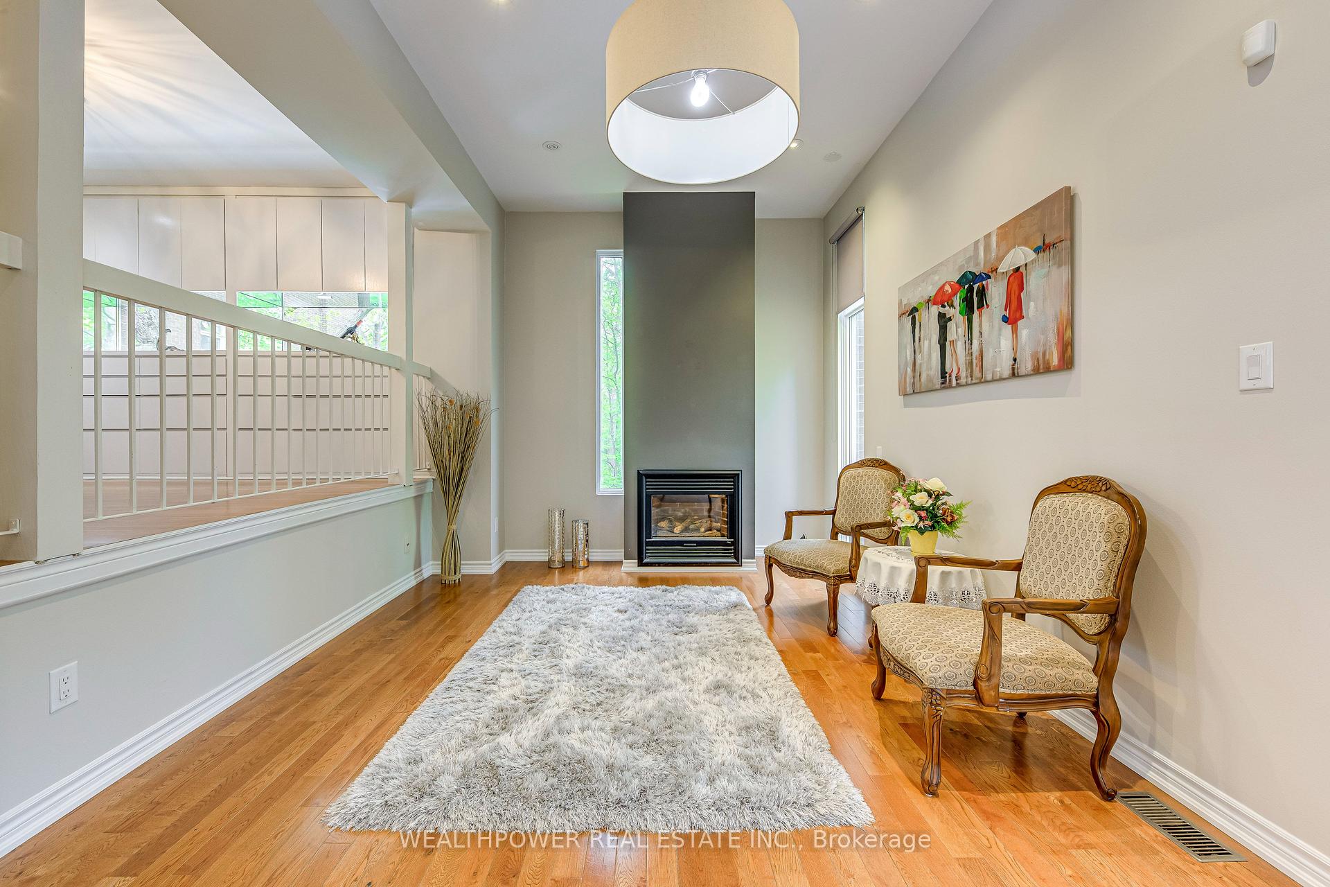 3 Bedrooms Condo at 1250 Marlborough, Oakville For sale