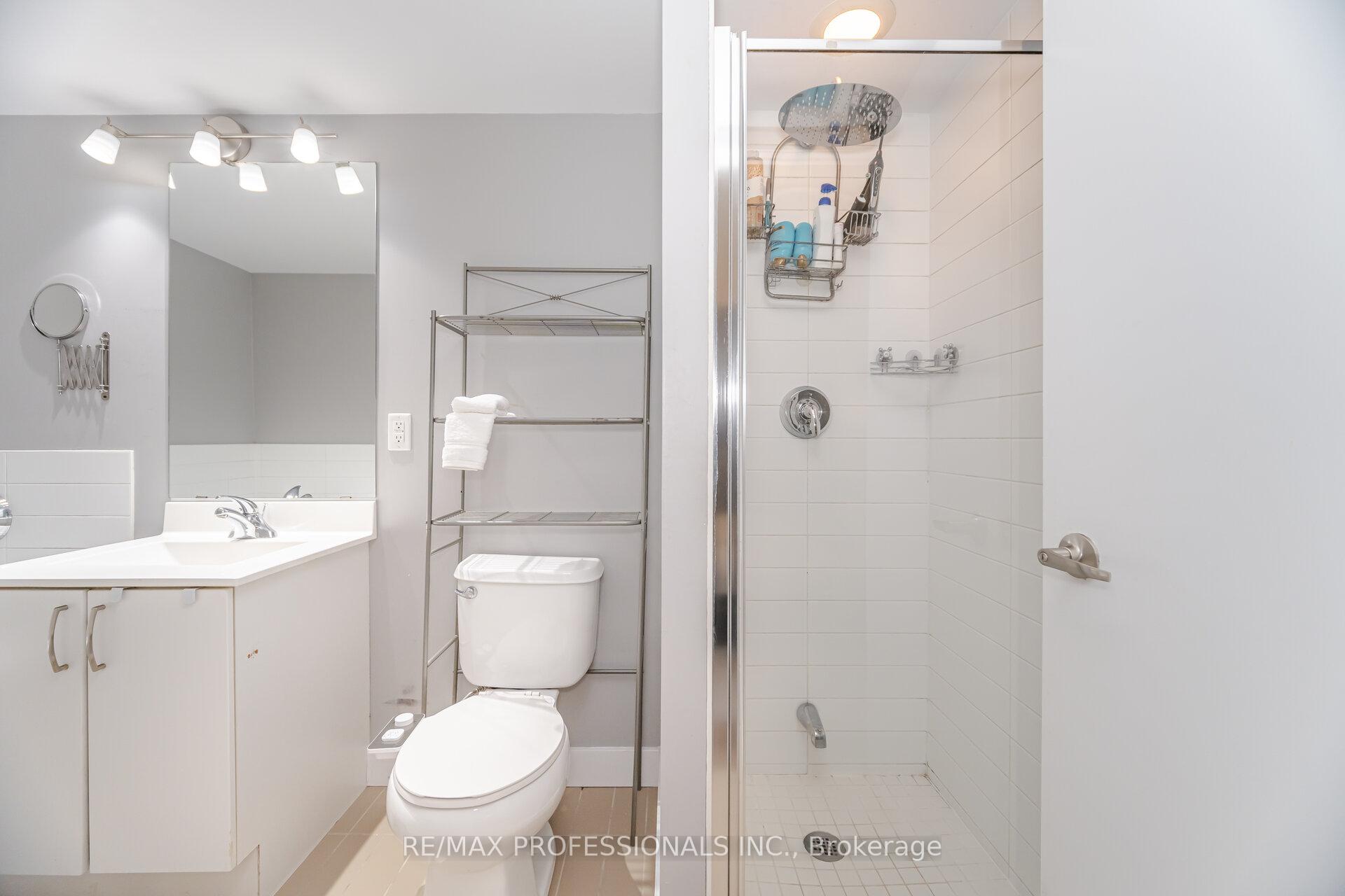 2 Bedrooms Condo at 155 Legion, Toronto For sale