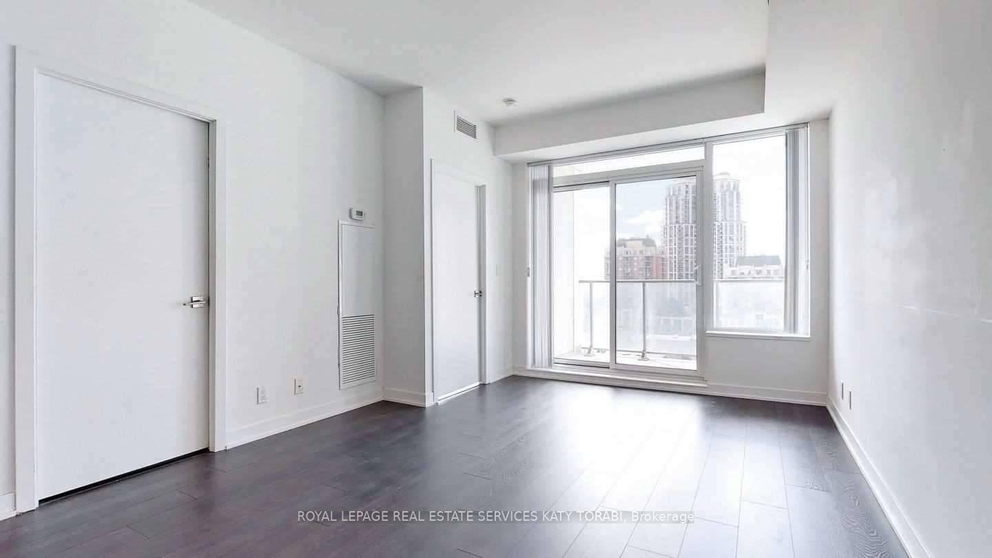 2 Bedrooms Condo at 28 Avondale, Toronto For sale