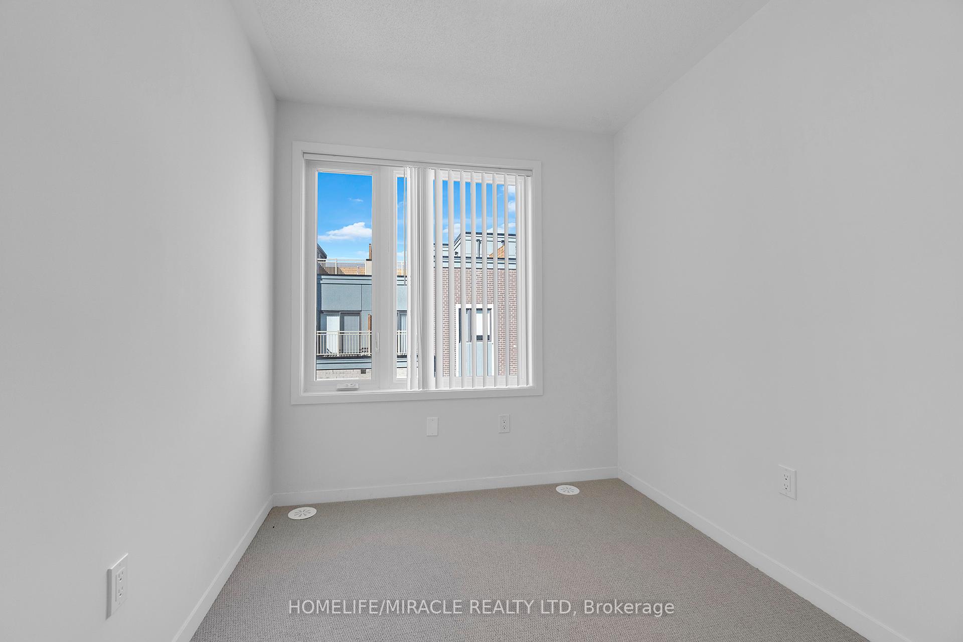2 Bedrooms Condo at 5 William Jackson, Toronto For sale