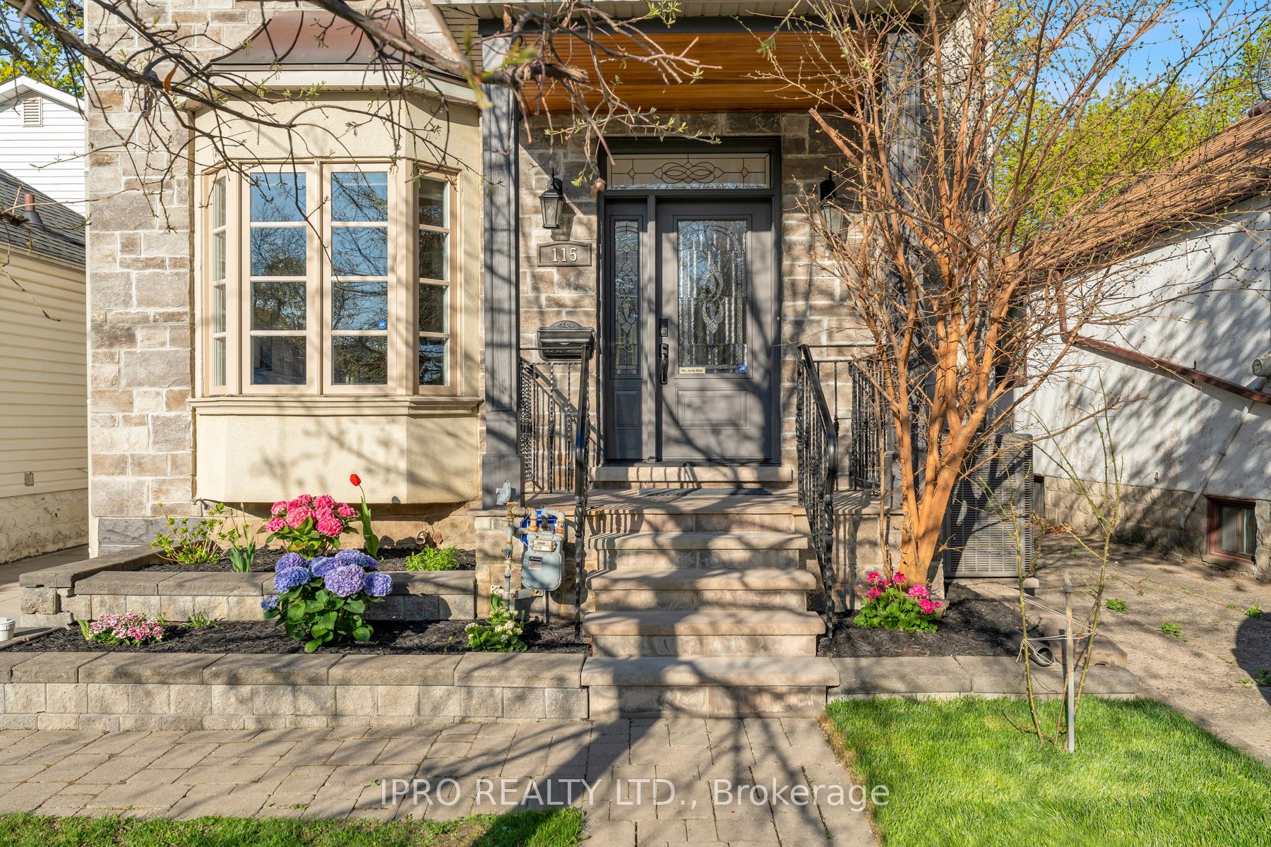 115 Cadorna Avenue