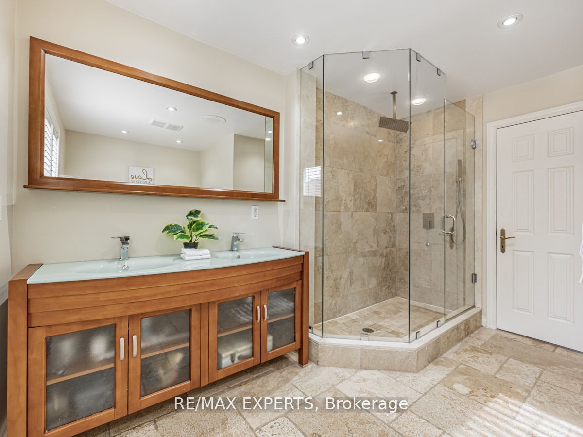 32 Rosebury Lane