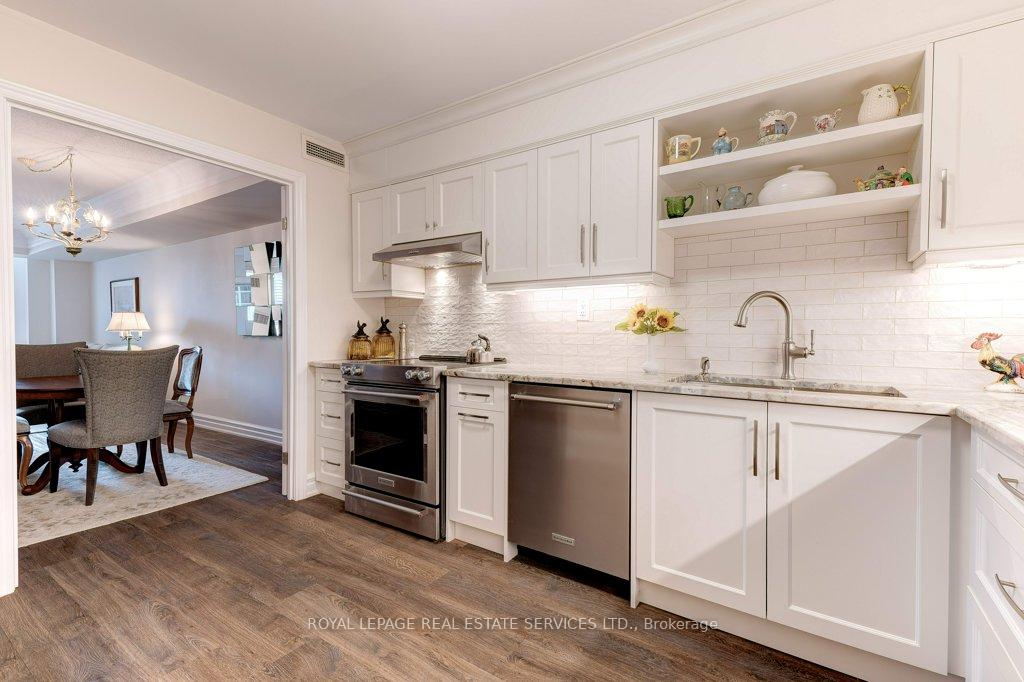 2 Bedrooms Condo at 221 Robinson,  Oakville For sale