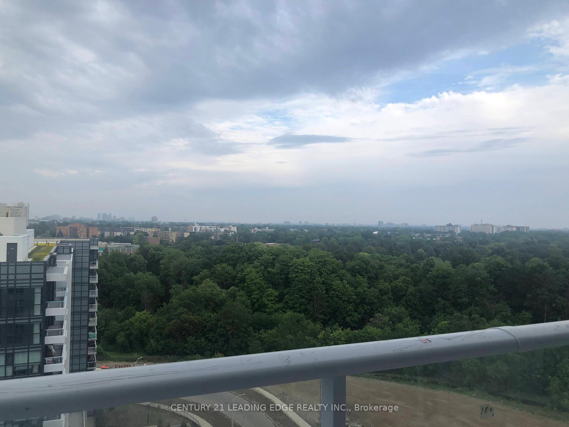 2 Bedrooms Condo at 10 Deerlick,  Toronto For sale