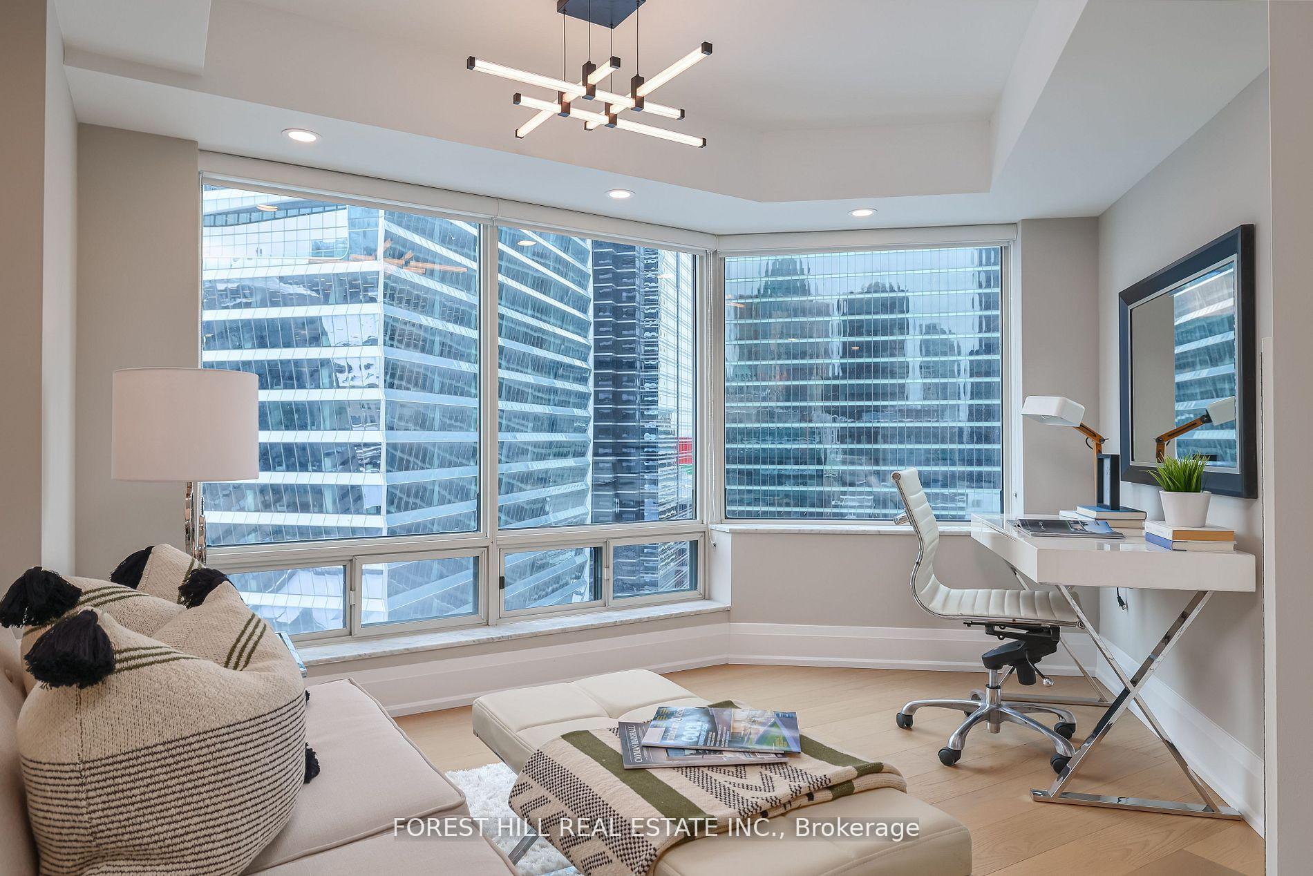 3 Bedrooms Condo at 33 University, Toronto For sale