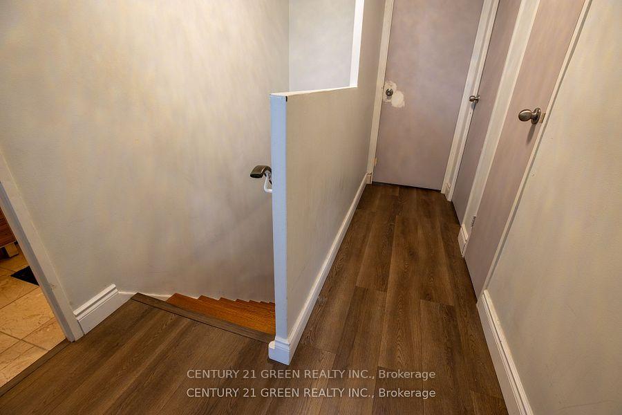 5 Bedrooms Condo at 366 The East Mall, Toronto For sale