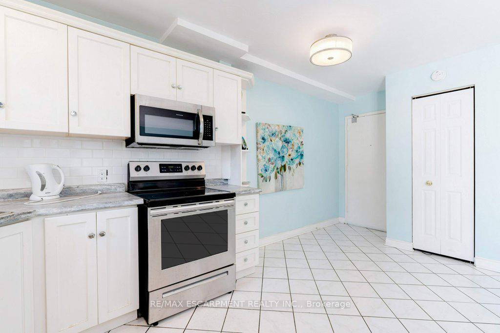 1 Bedroom Condo at 2373 King, Hamilton For sale