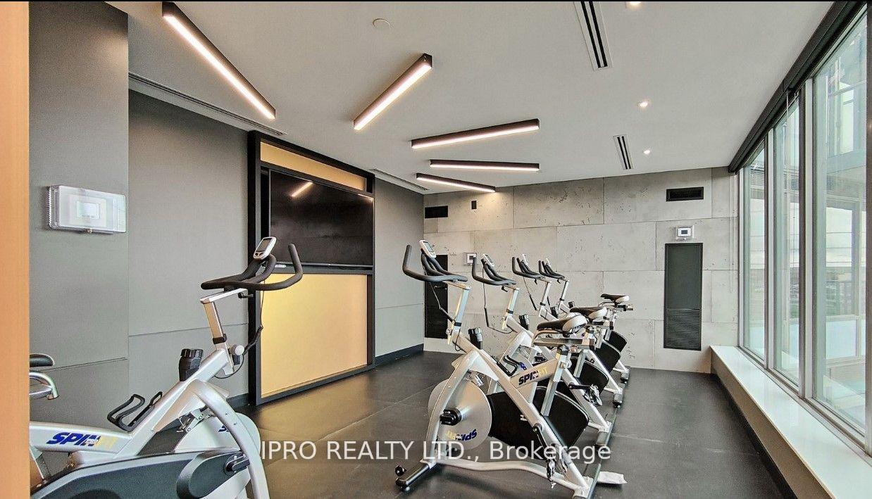 3 Bedrooms Condo at 4675 Metcalfe, Mississauga For sale