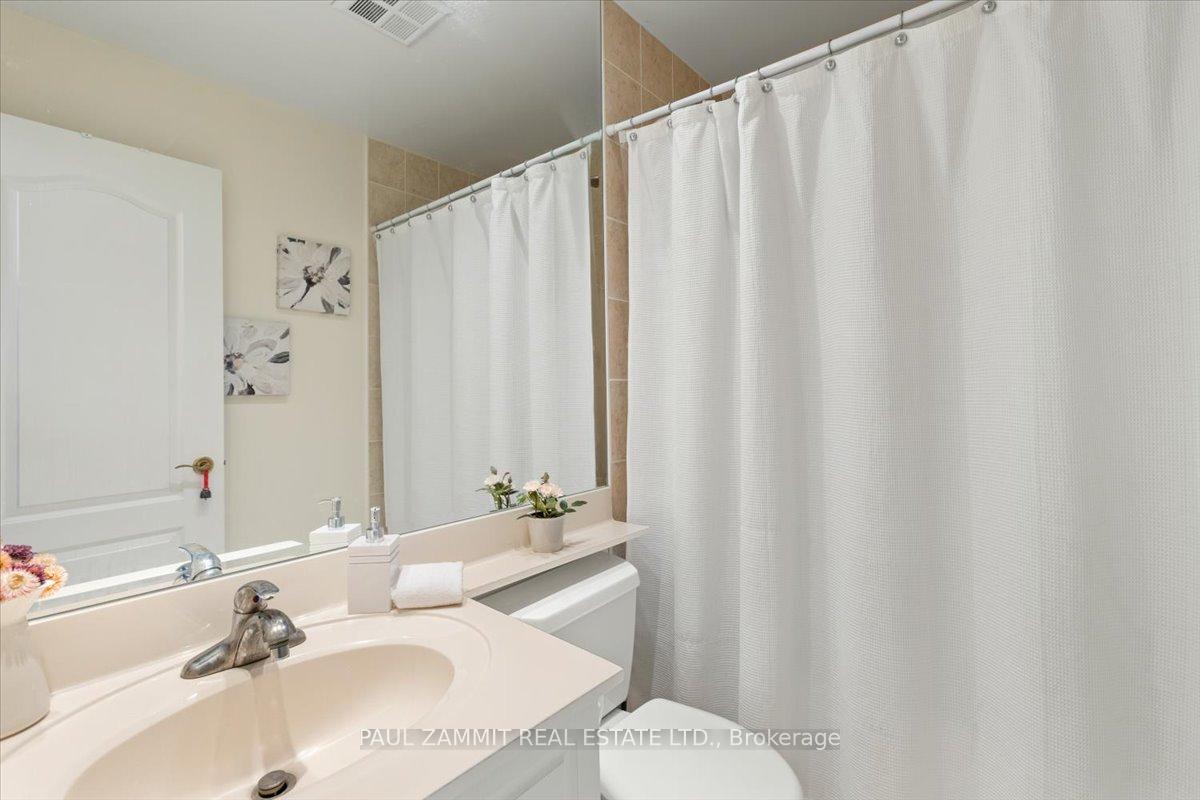 1 Bedroom Condo at 1 Clairtrell, Toronto For sale