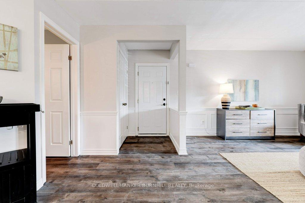 2 Bedrooms Condo at 2040 Cleaver,  Burlington For sale