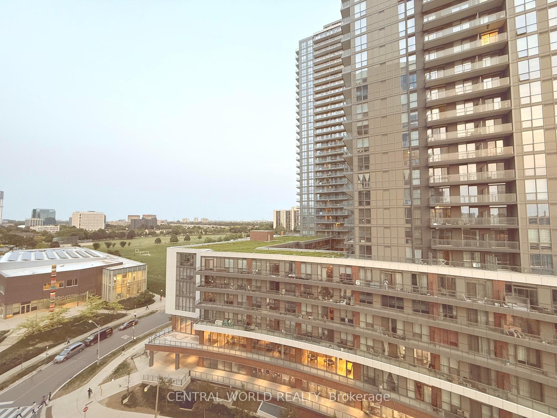 2 Bedrooms Condo at 50 FOREST MANOR, Toronto For sale