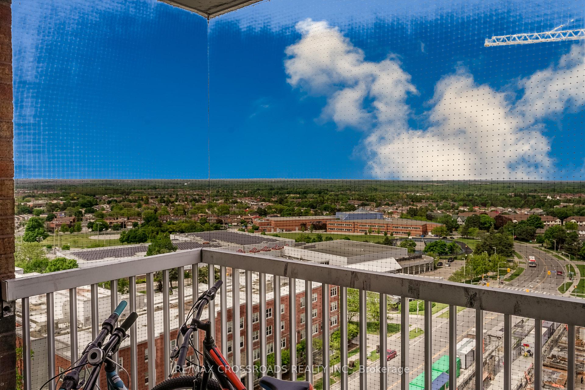 3 Bedrooms Condo at 15 Sewells, Toronto For sale