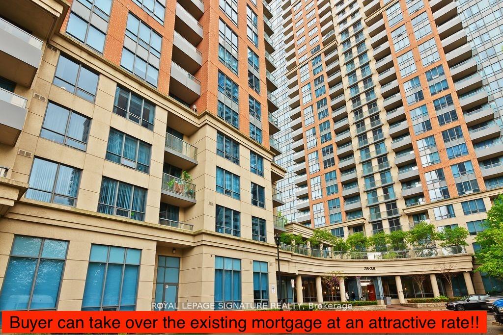 2 Bedrooms Condo at 25 Viking, Toronto For sale