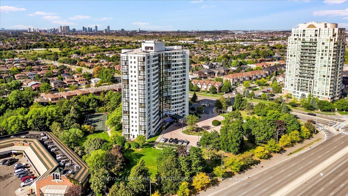 2 Bedrooms Condo at 1360 Rathburn,  Mississauga For sale