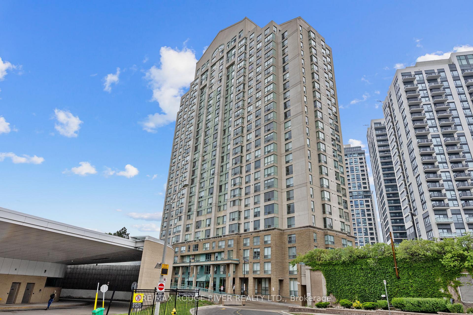 3 Bedrooms Condo at 101 Subway, Toronto For sale