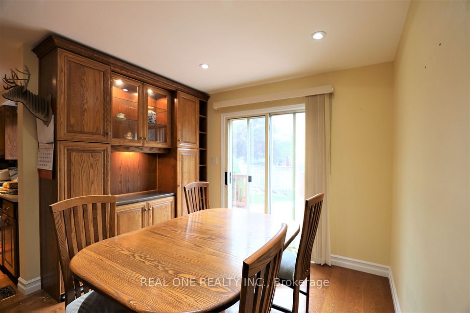 5650 Haddon Hall Road, Mississauga, ON L5M 5G3