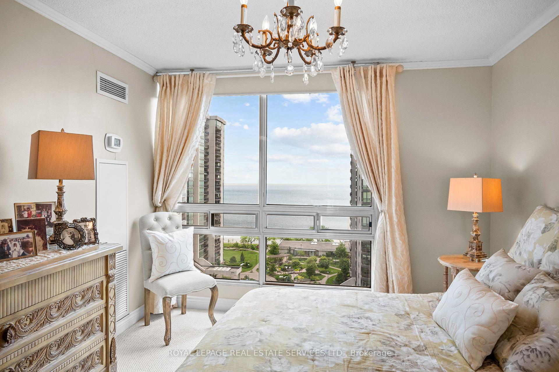 2 Bedrooms Condo at 2185 Marine, Oakville For sale