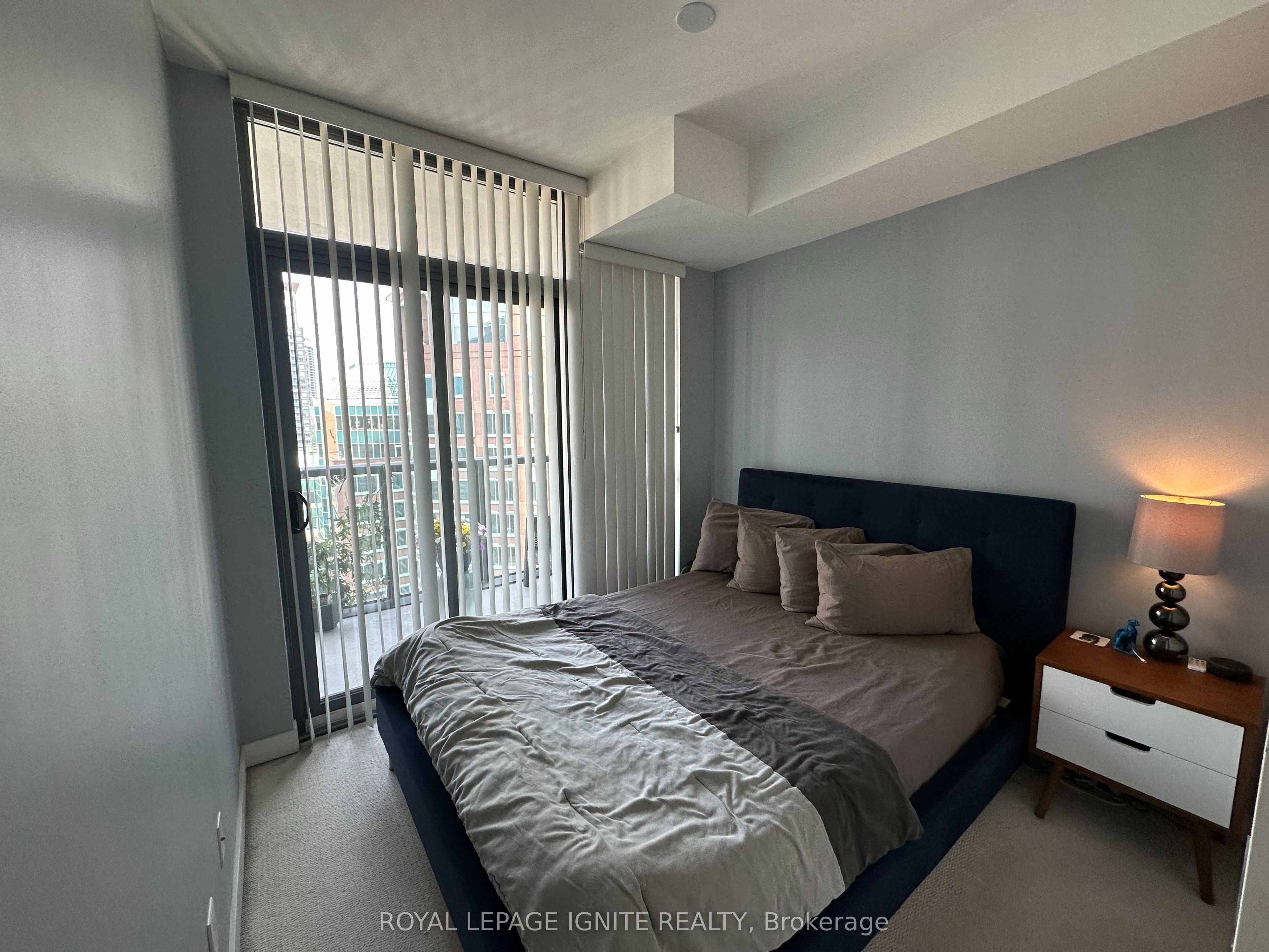 110 Charles Street E, #1809