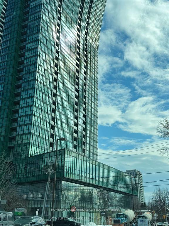 3 Bedrooms Condo at 11 Bogert, Toronto For sale