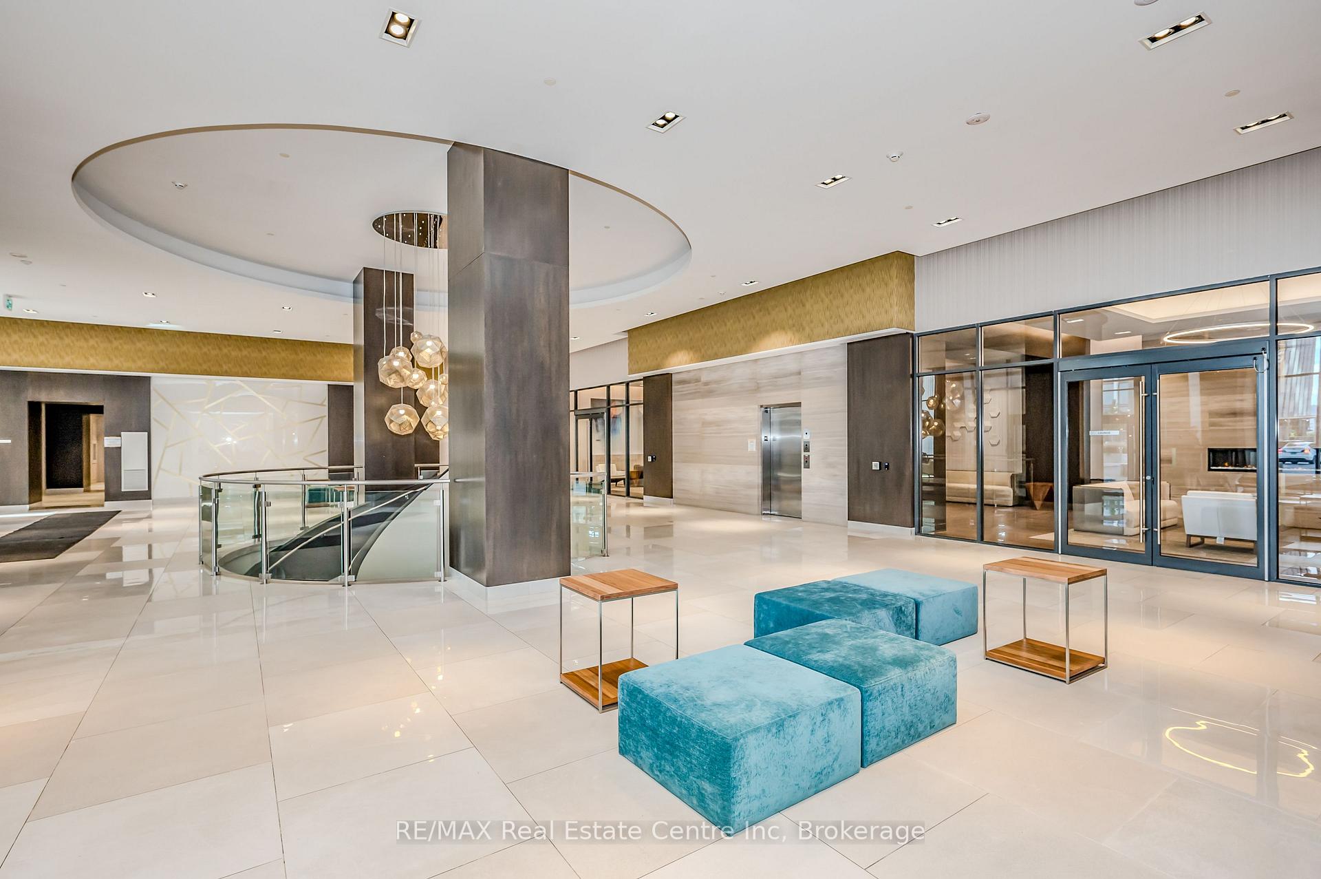 2 Bedrooms Condo at 9000 Jane, Vaughan For sale
