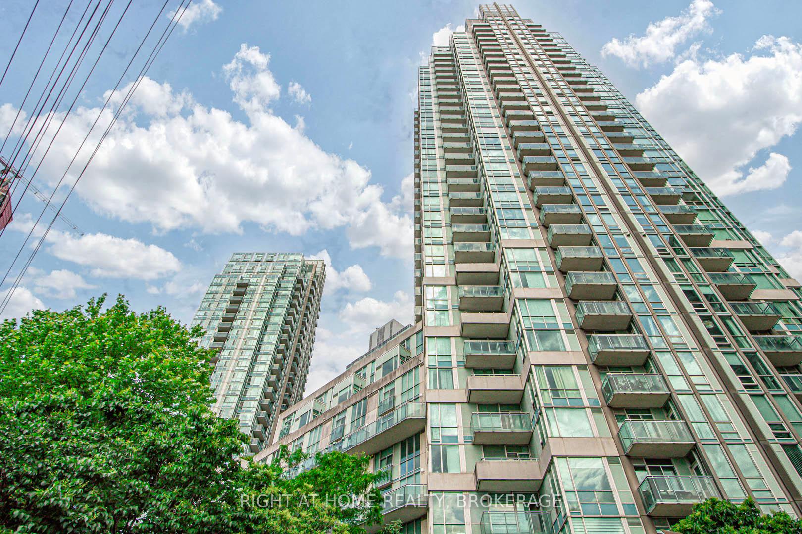 2 Bedrooms Condo at 3939 Duke Of York, Mississauga For sale