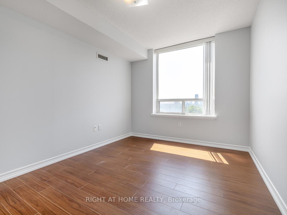 3 Bedrooms Condo at 88 Grandview,  Toronto For sale