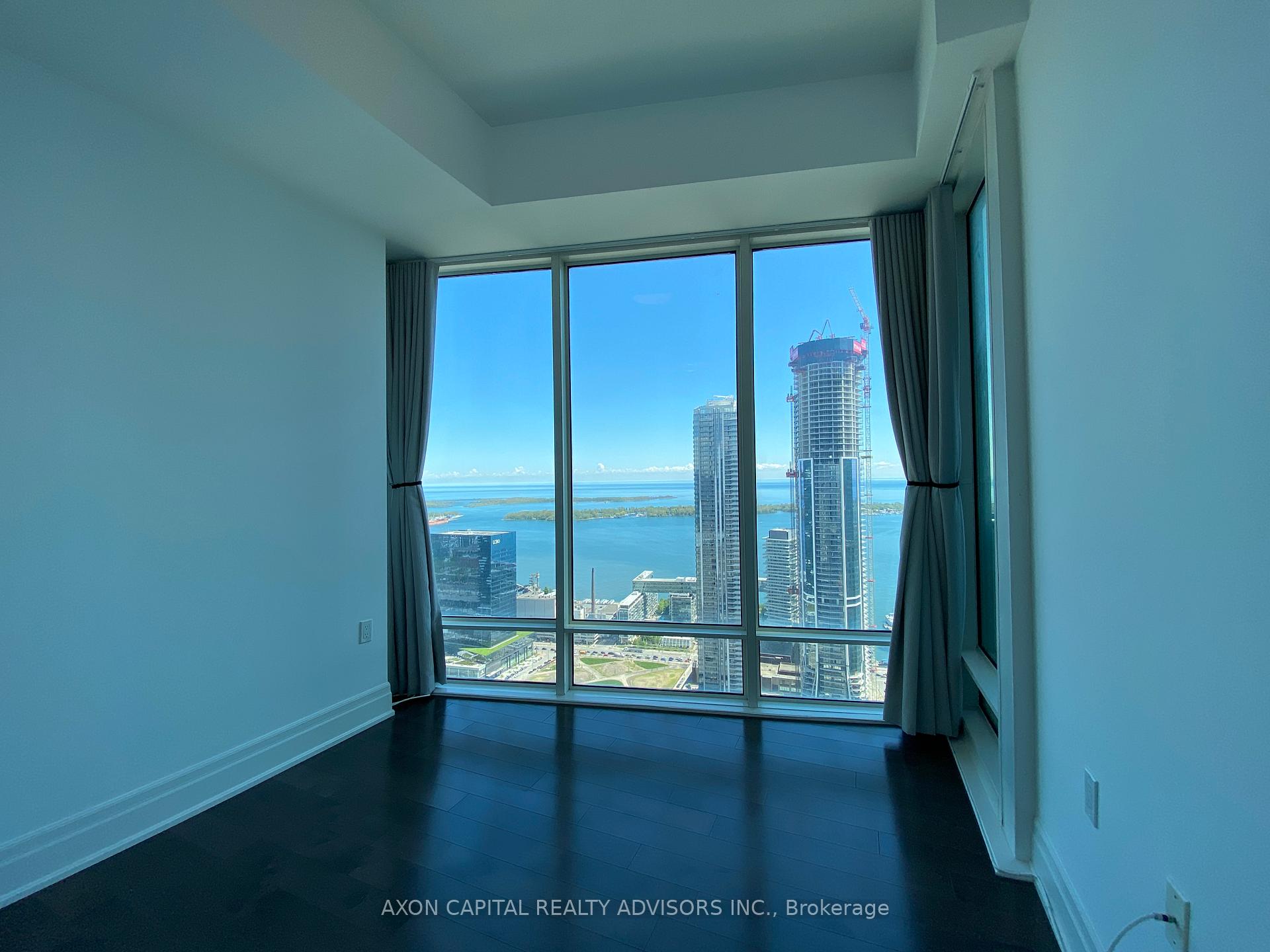 3 Bedrooms Condo at 8 The Esplanade, Toronto For sale